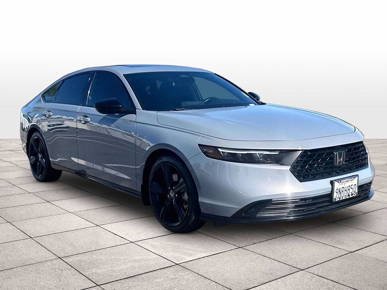 Used 2024 Honda Accord Sport image 2