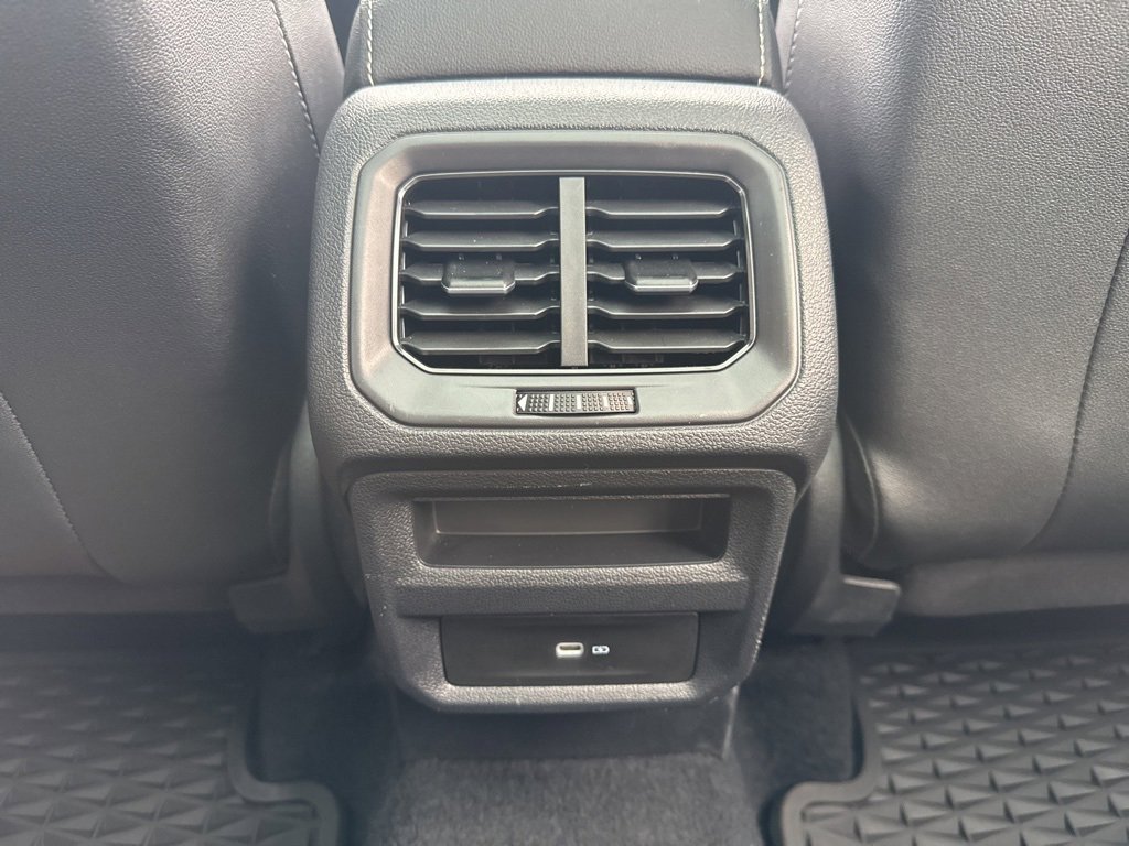Used 2022 Volkswagen Taos SEL w/ Panoramic Sunroof Package image 29