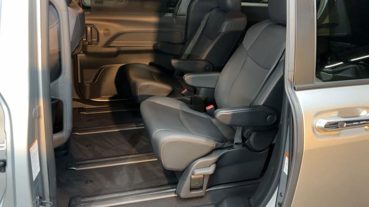 Certified 2022 Toyota Sienna XSE image 22