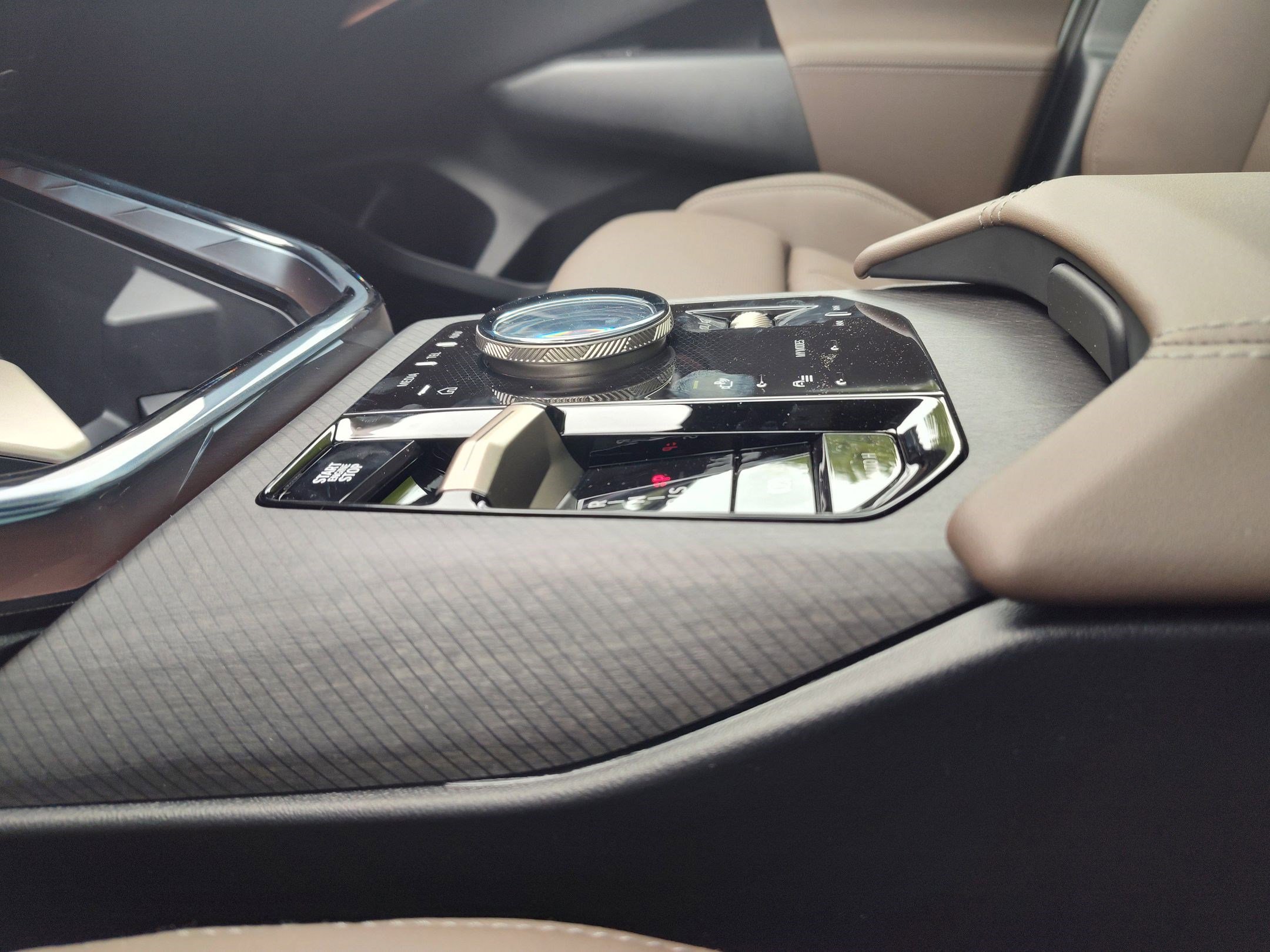 Used 2025 BMW X3 xDrive30i w/ Convenience Package image 33