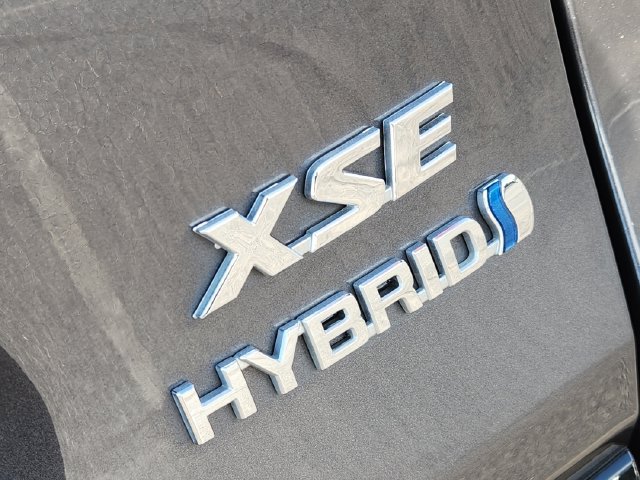 Used 2023 Toyota RAV4 XSE AWD/4WD image 6