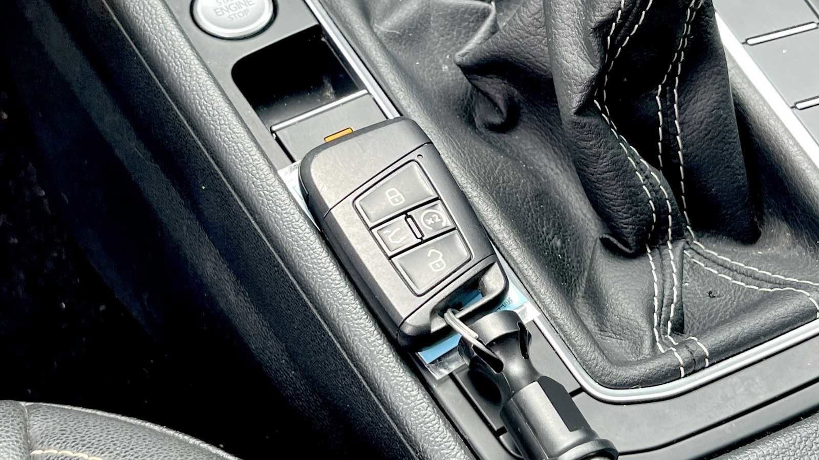 Used 2023 Volkswagen Jetta SE FWD image 50