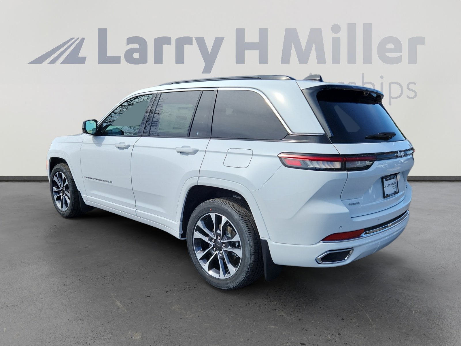 New 2025 Jeep Grand Cherokee Overland w/ Adv Protech Group III image 3
