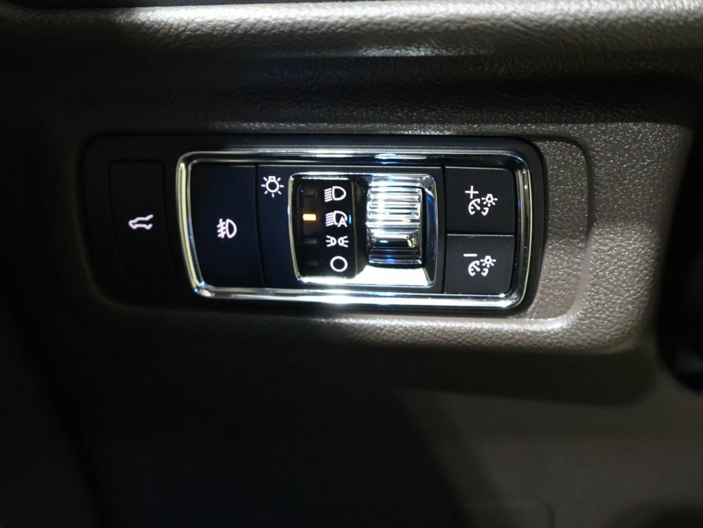 Used 2022 Lincoln Corsair Reserve w/ Equipment Group 201A image 31