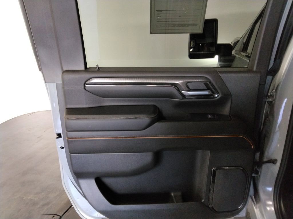 Used 2024 GMC Sierra 2500 AT4 w/ Technology Package image 34