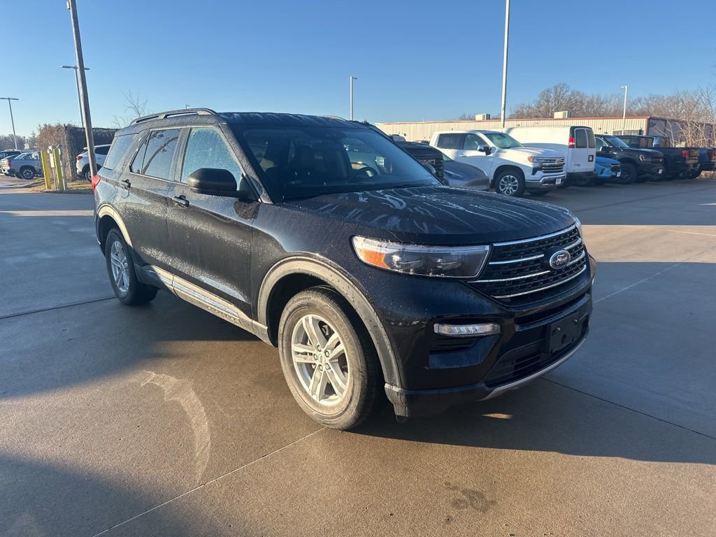 Used 2022 Ford Explorer XLT w/ Equipment Group 202A image 5