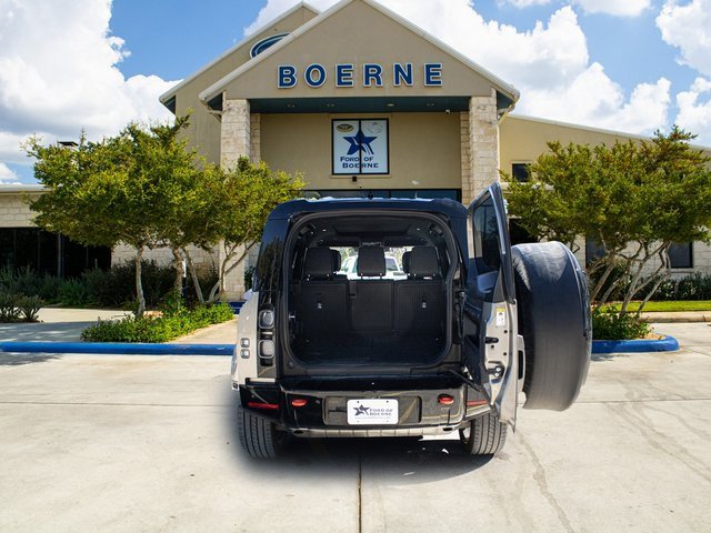 Used 2024 Land Rover Defender 110 X image 5