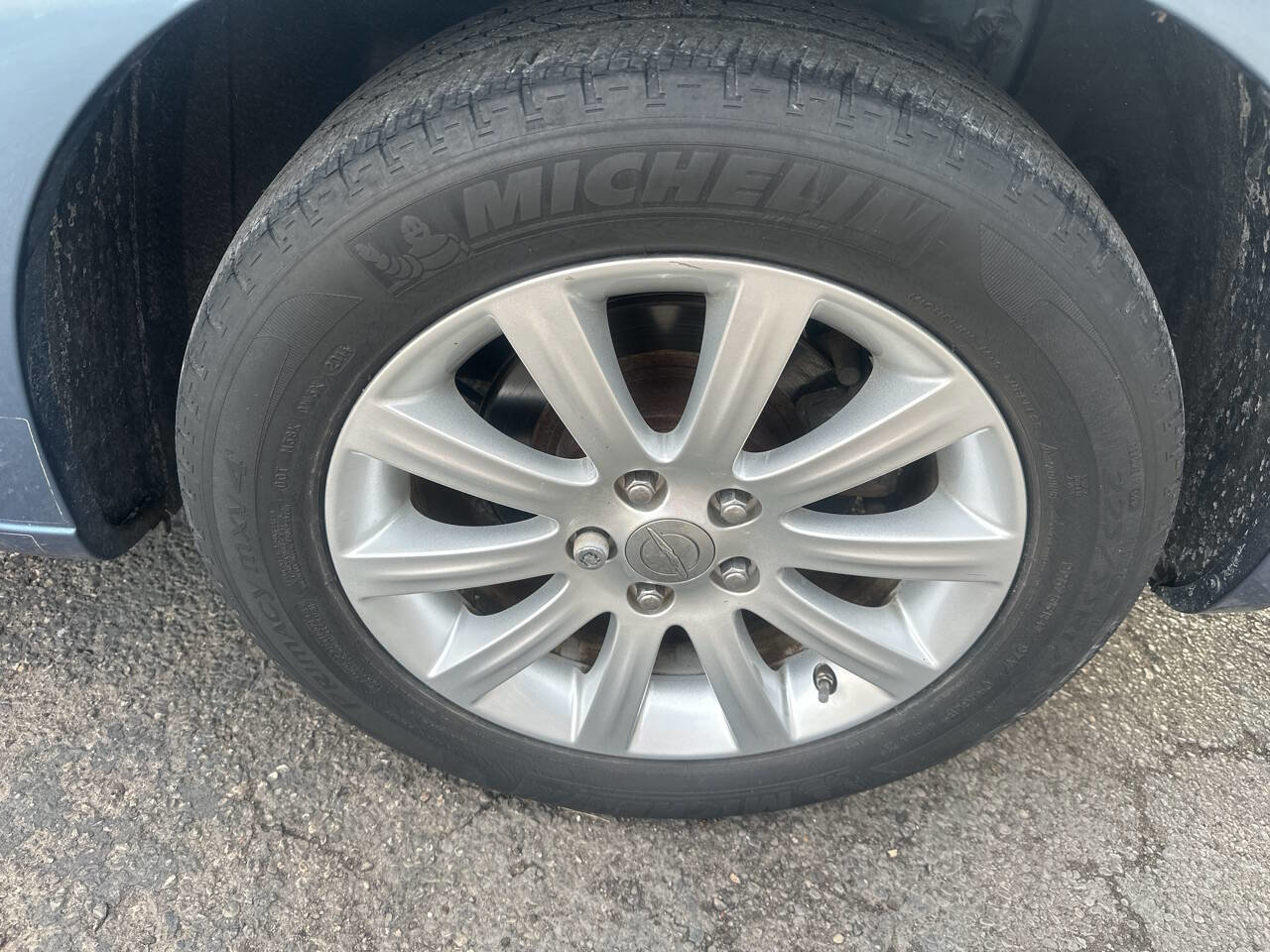 Used 2011 Chrysler 200 Touring image 25