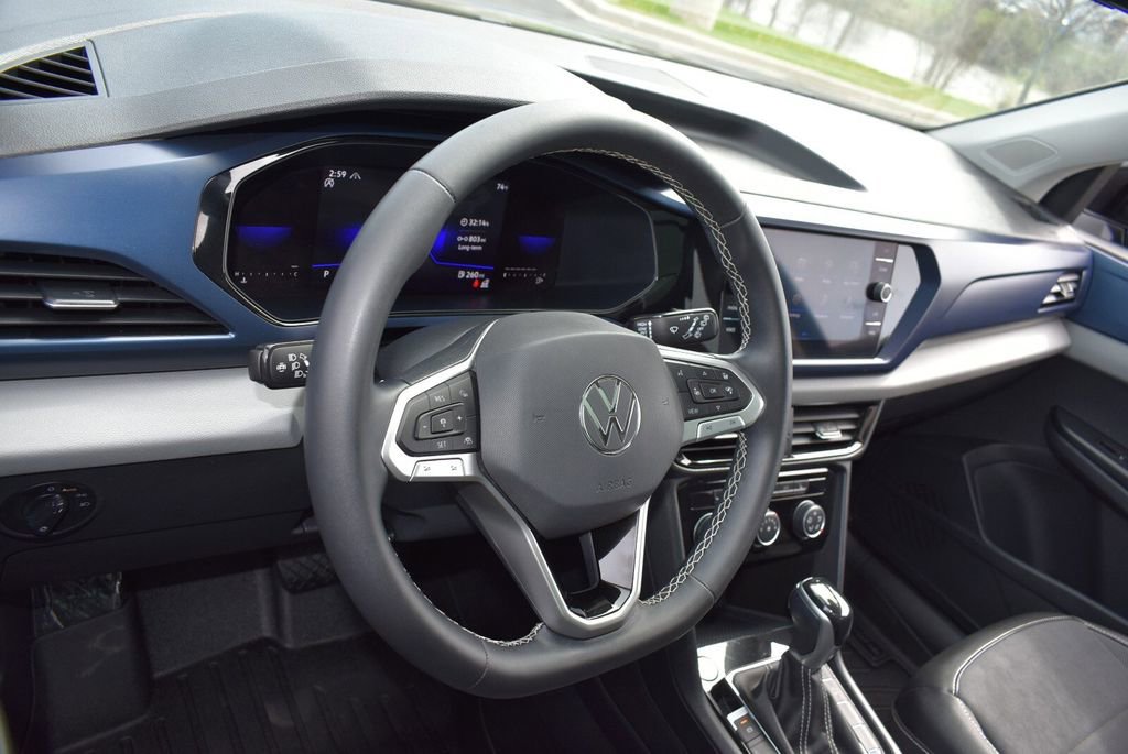 Used 2023 Volkswagen Taos SE w/ Panoramic Sunroof Package AWD/4WD image 10