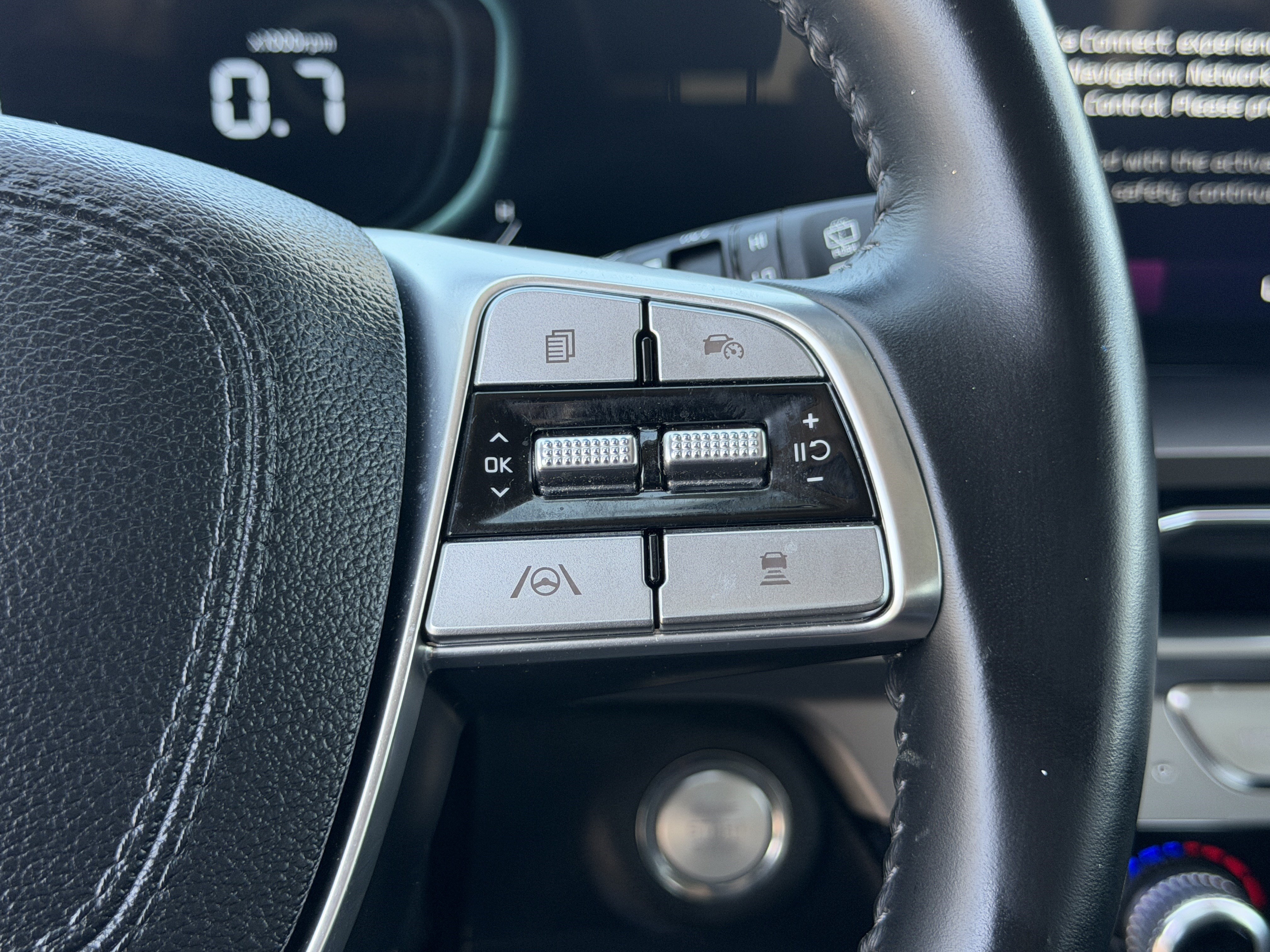 Certified 2024 Kia Telluride LX FWD image 19