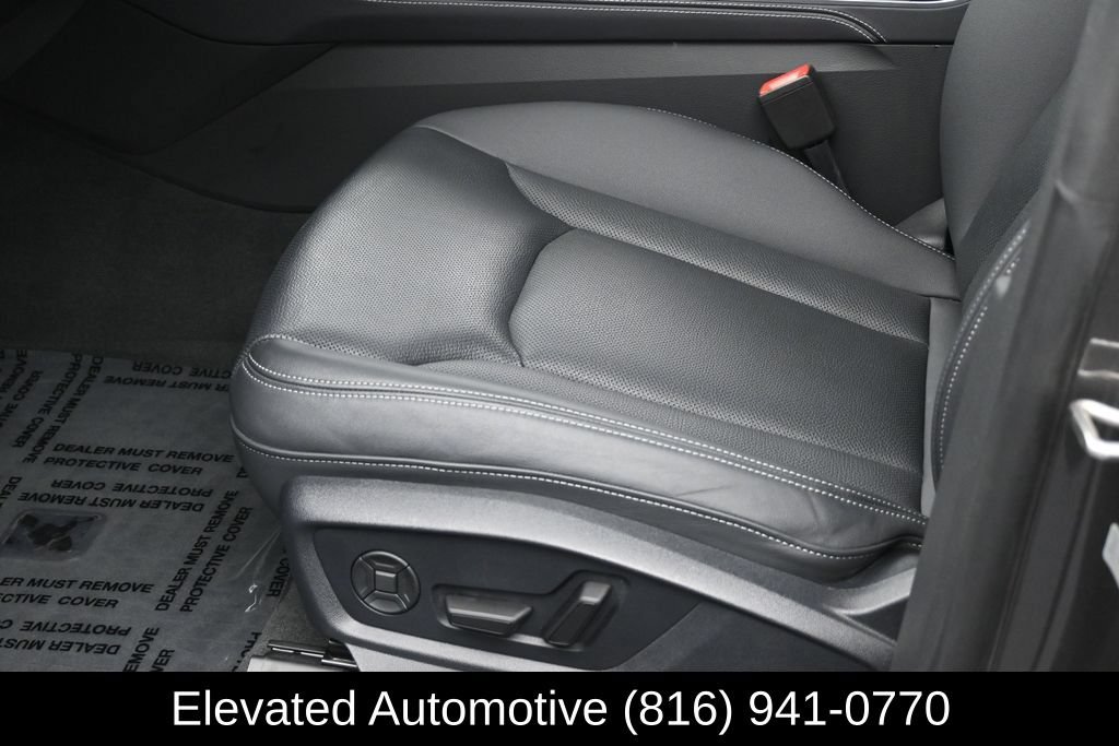 Used 2025 Audi Q8 Premium Plus AWD/4WD image 14