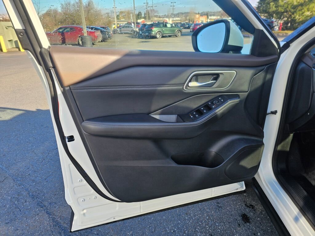 Used 2021 Nissan Rogue SV image 23