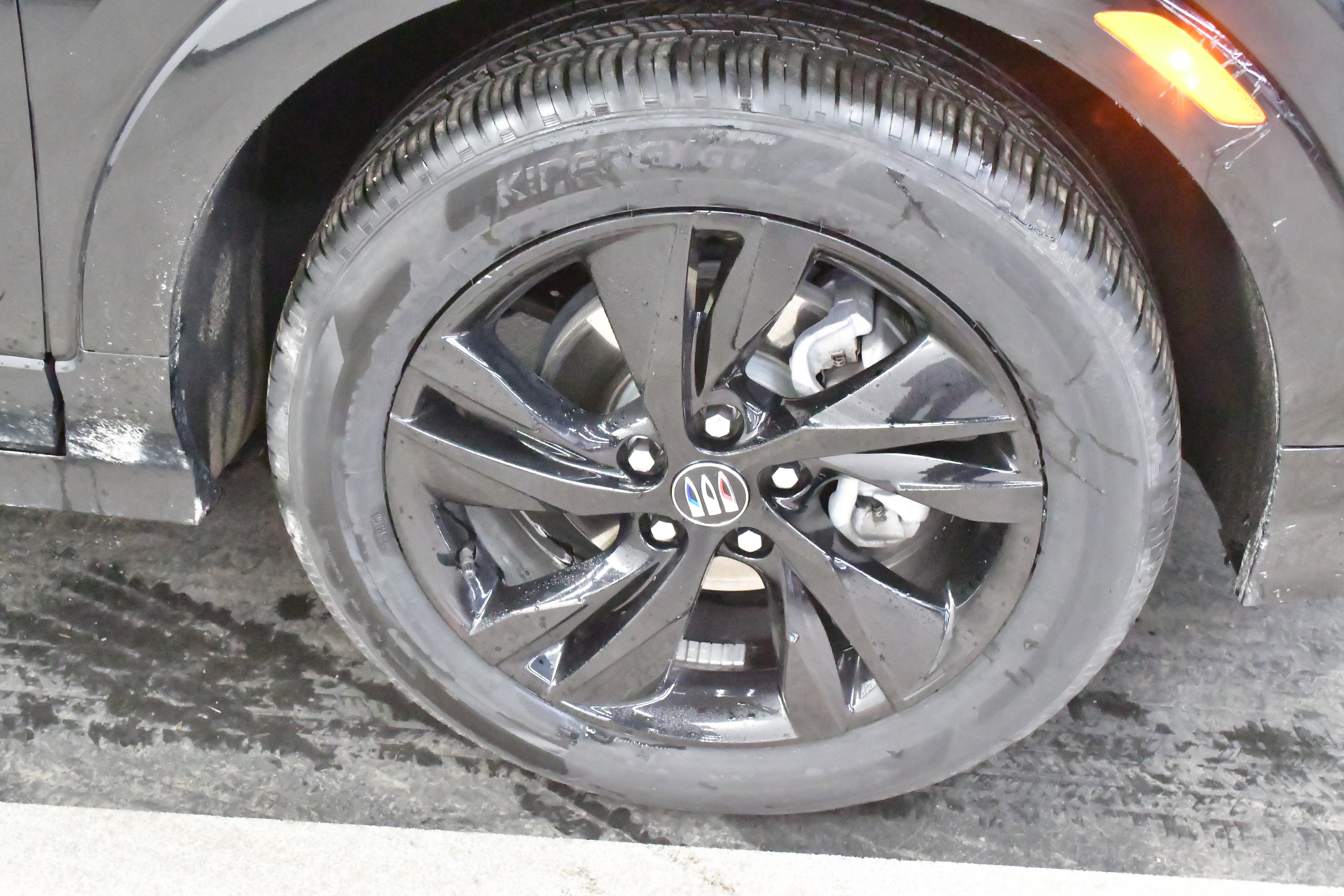 Used 2023 Buick Encore GX Select w/ Sport Touring Package image 49