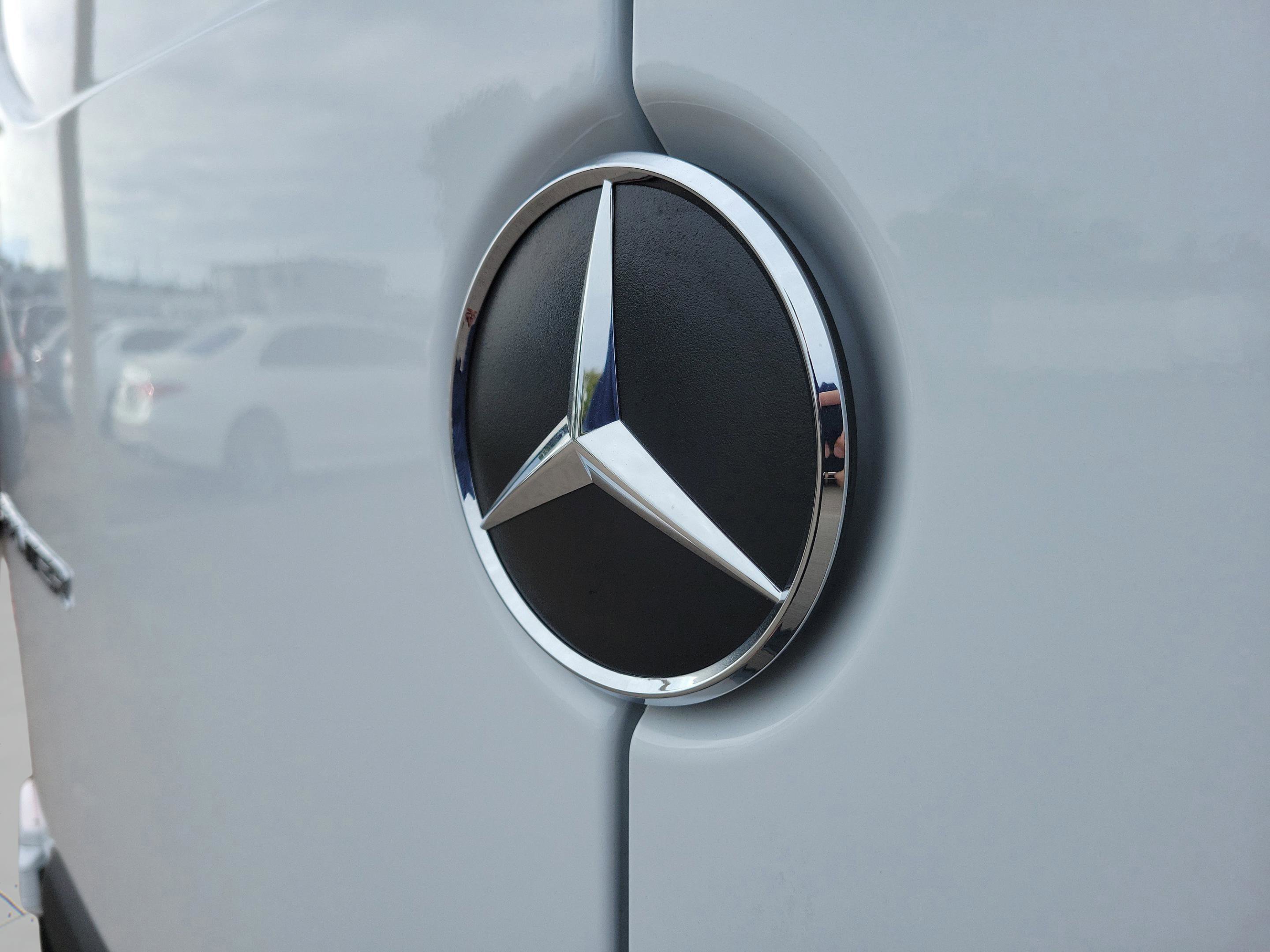 Used 2025 Mercedes-Benz Sprinter 2500 image 33