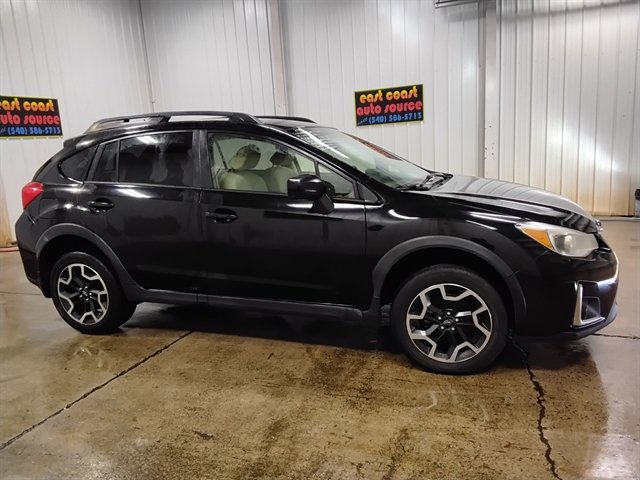 Used 2017 Subaru Crosstrek 2.0i Premium w/ Popular Package #1 AWD/4WD image 2