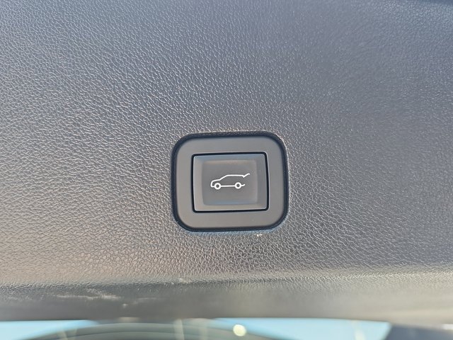 Used 2025 Cadillac XT6 Sport w/ LPO, Floor Liner Package image 15