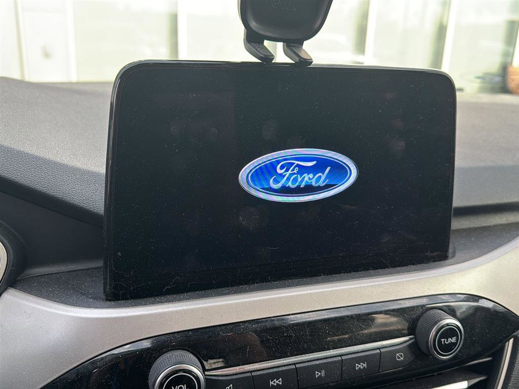 Used 2022 Ford Escape SE w/ SE Sport Appearance Package image 17