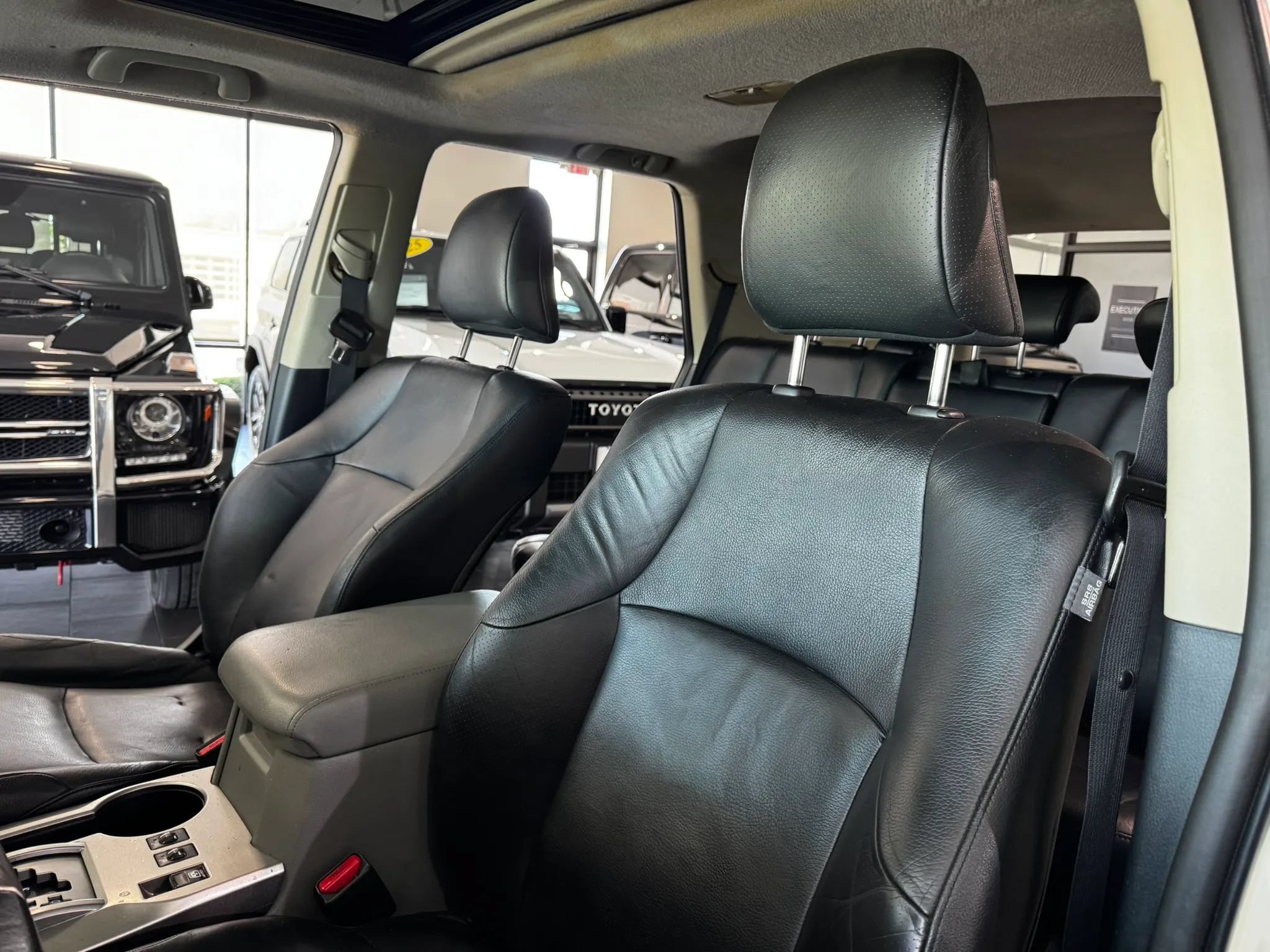 Used 2011 Toyota 4Runner SR5 w/ Premium Pkg w/Leather AWD/4WD image 9