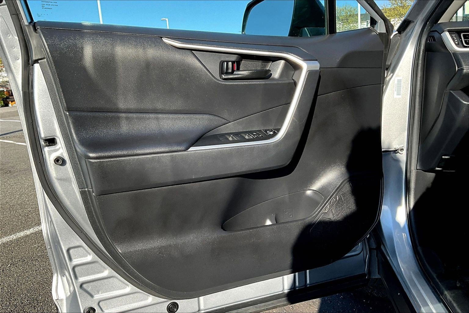 Used 2024 Toyota RAV4 LE image 21
