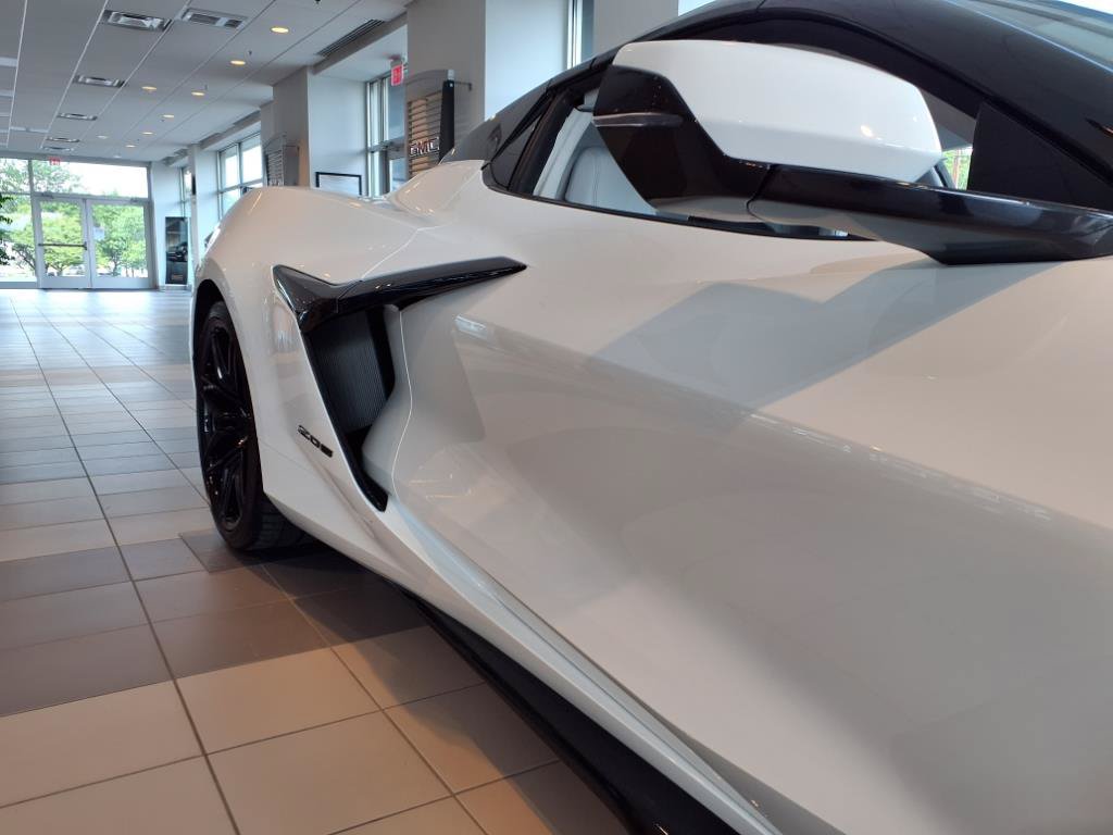 Used 2024 Chevrolet Corvette Z06 RWD image 9