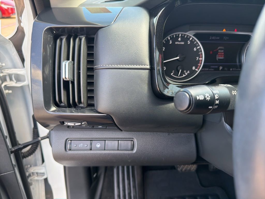 Used 2024 Nissan Pathfinder SV FWD image 28