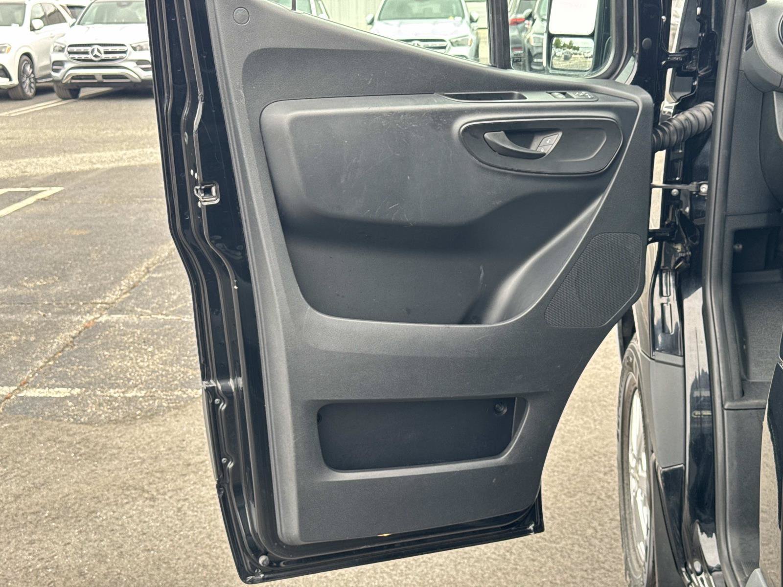 Used 2020 Mercedes-Benz Sprinter 2500 image 17
