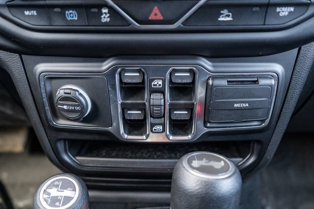 Used 2023 Jeep Wrangler Unlimited w/ Cold Weather Group AWD/4WD image 27