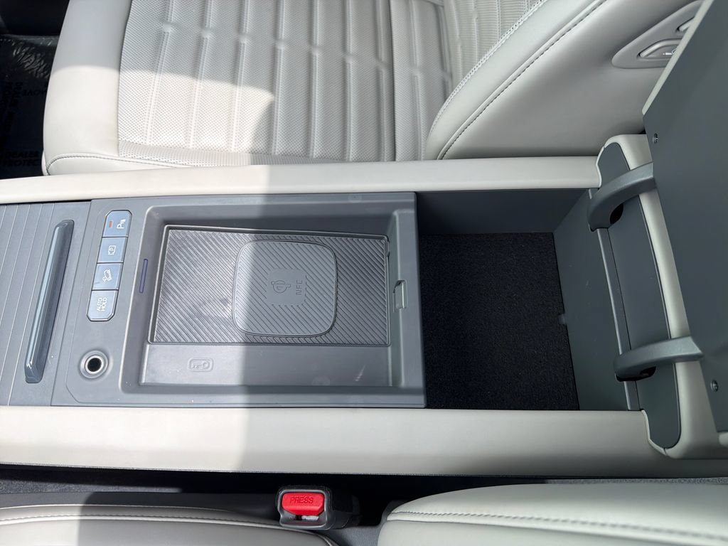 Used 2024 Kia EV9 Land AWD/4WD image 25