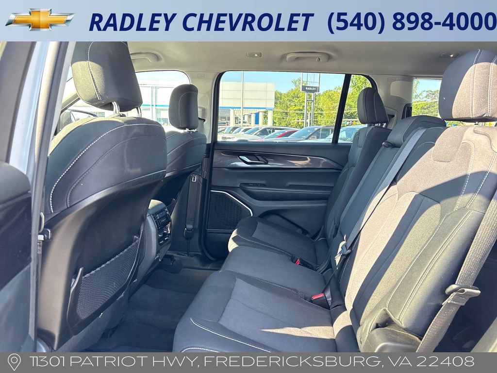 Used 2021 Jeep Grand Cherokee L Laredo w/ Luxury Tech Group I AWD/4WD image 12