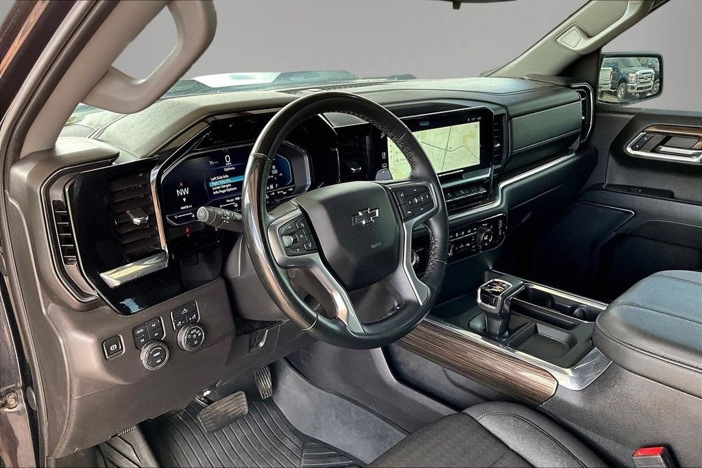 Used 2024 Chevrolet Silverado 1500 LT Trail Boss w/ LPO, Dark Essentials Package AWD/4WD image 18