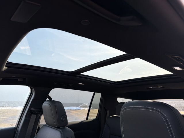 New 2026 Chevrolet Traverse LT image 13