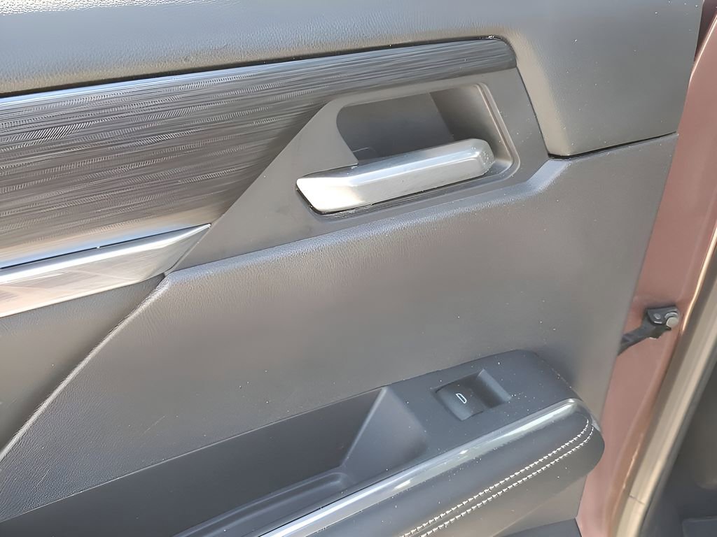 Used 2025 GMC Acadia Elevation image 47