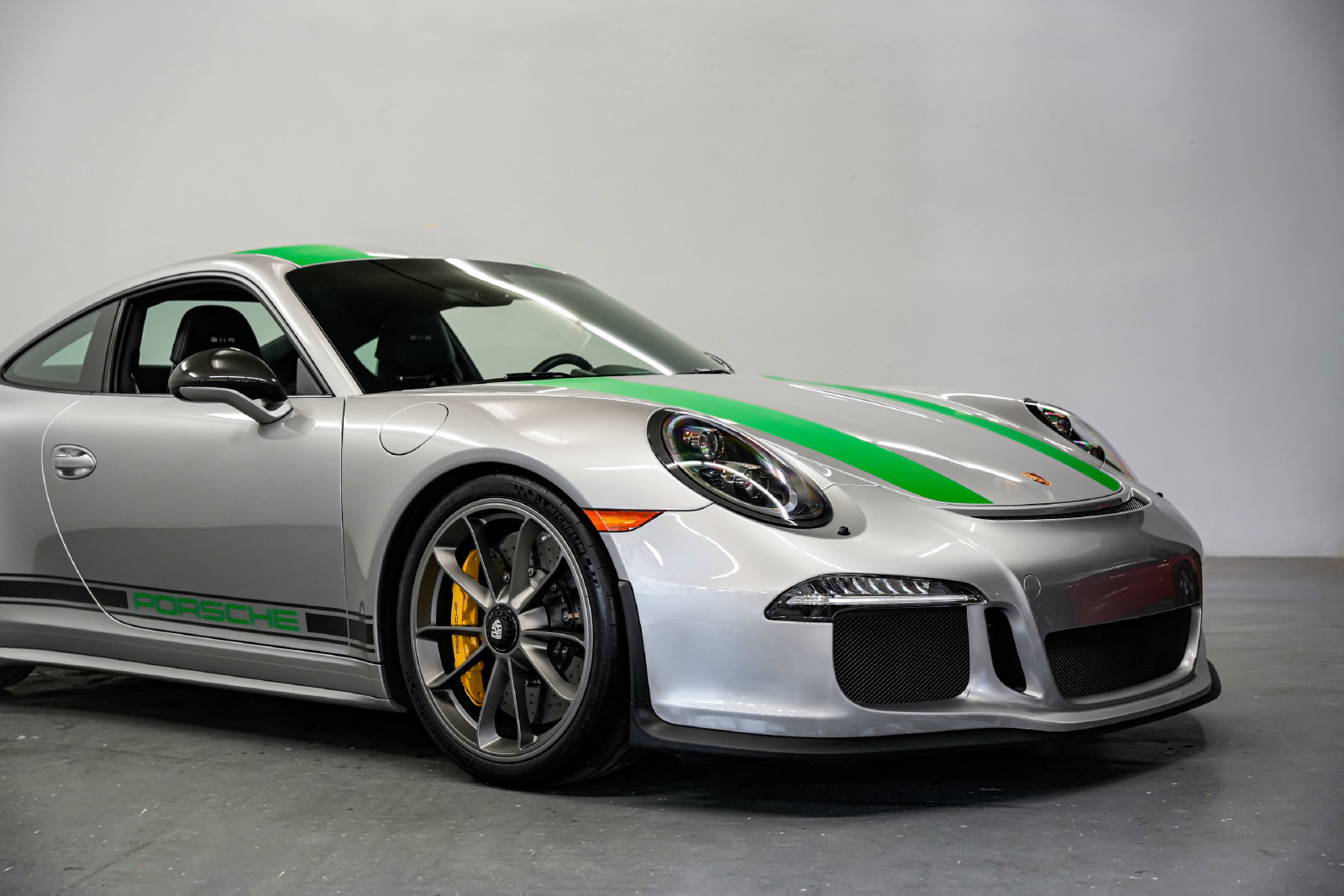 Used 2016 Porsche 911 R RWD image 45