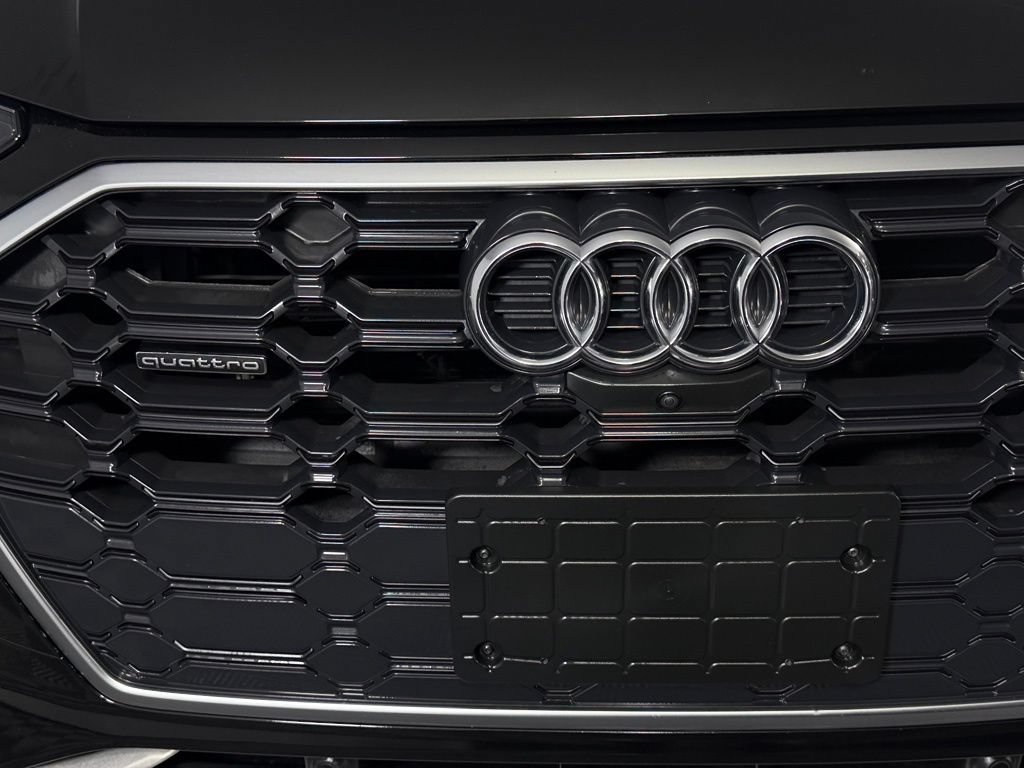 Used 2023 Audi Q5 2.0T Prestige w/ Prestige Package AWD/4WD image 11