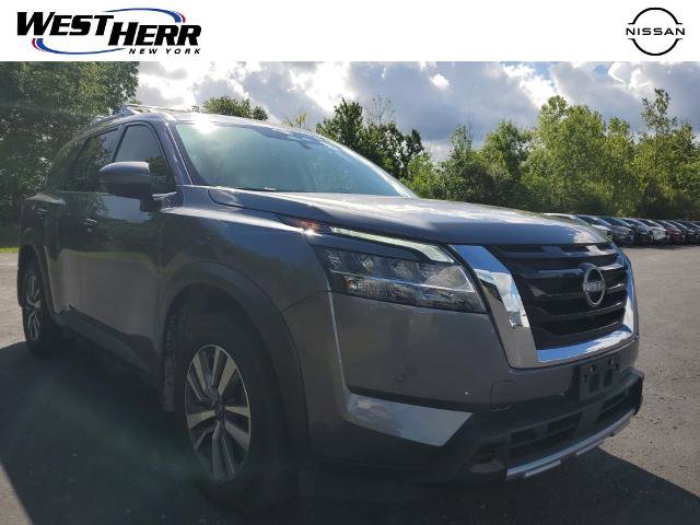 Certified 2024 Nissan Pathfinder SL image 1
