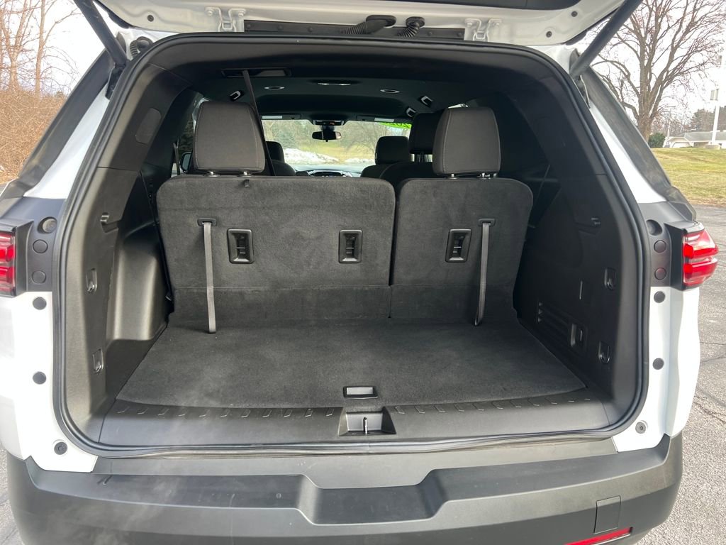 Used 2023 Chevrolet Traverse LT image 26