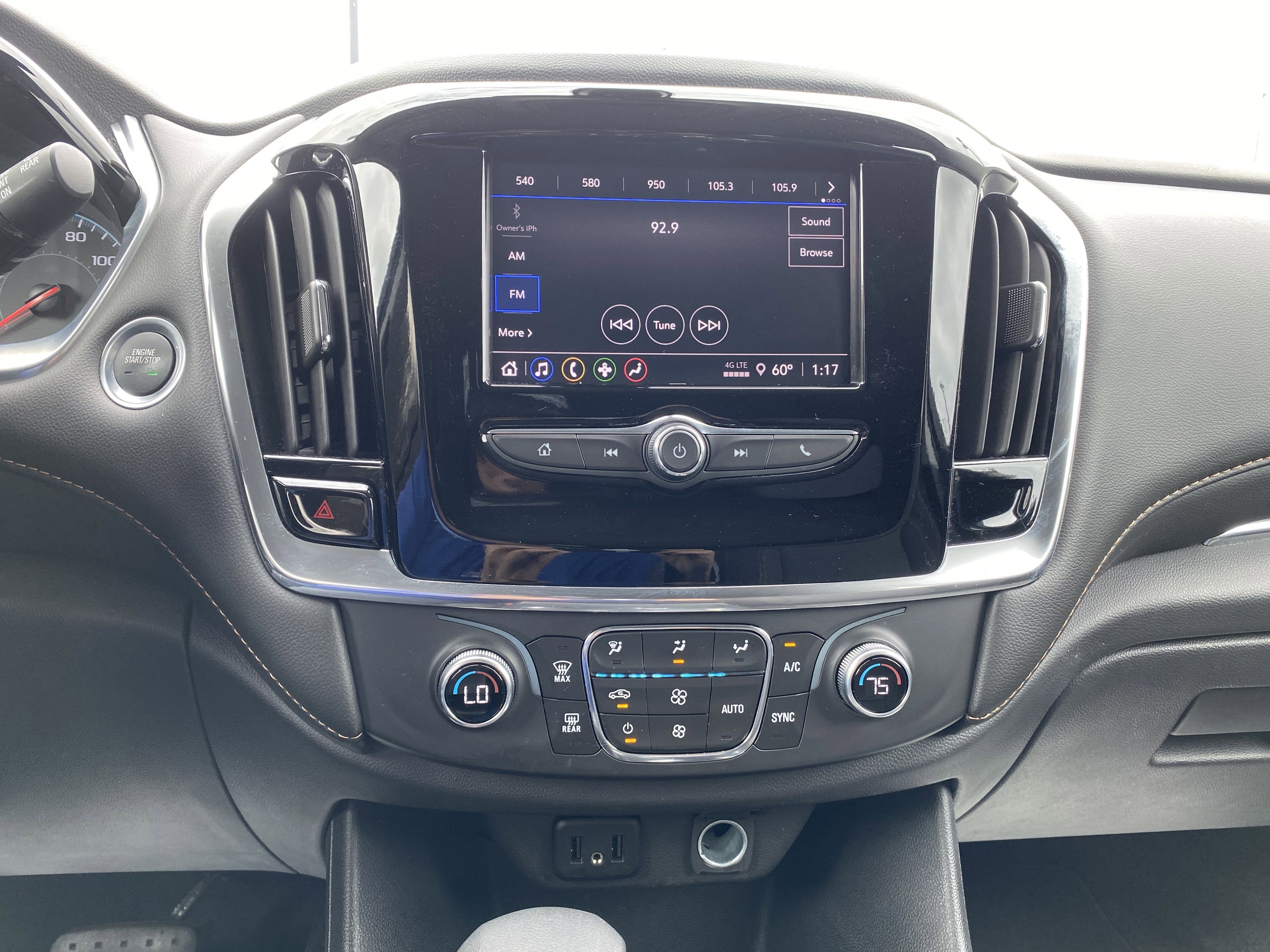 Used 2021 Chevrolet Traverse LT image 24