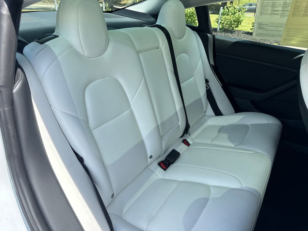 Used 2022 Tesla Model 3 Long Range AWD/4WD image 32