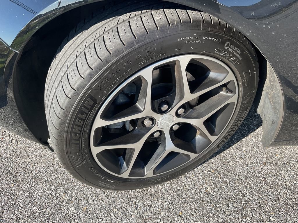 Used 2017 Buick Regal Sport Touring image 4