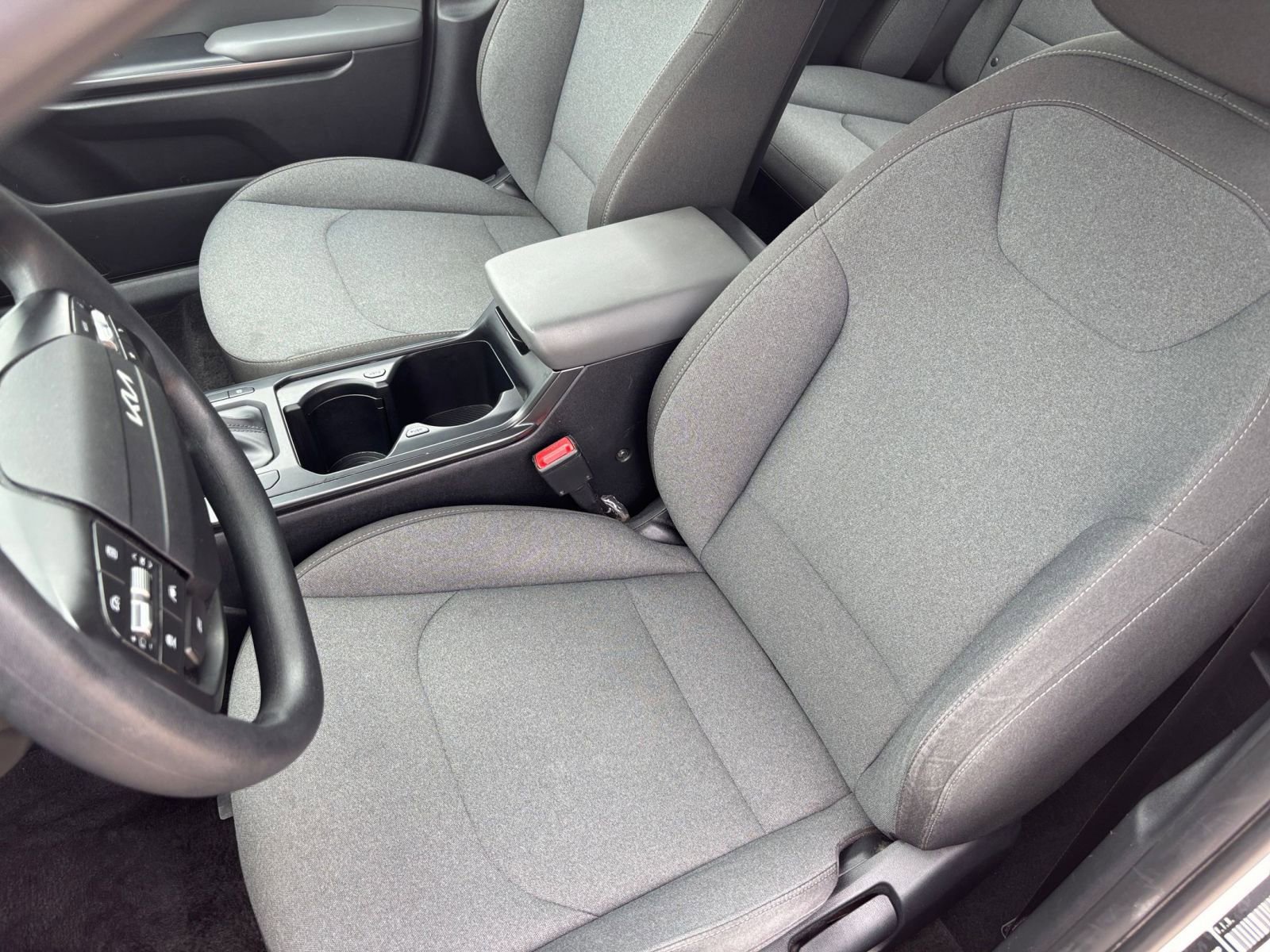 Used 2025 Kia K4 FWD image 37