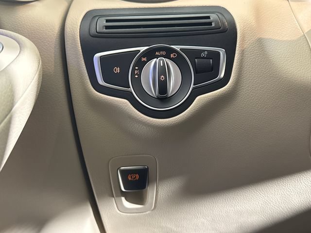 Used 2022 Mercedes-Benz GLC 300 4MATIC image 39