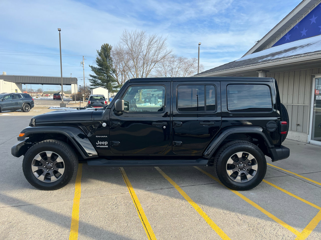 Used 2018 Jeep Wrangler Unlimited Sahara w/ LED Lighting Group image 4