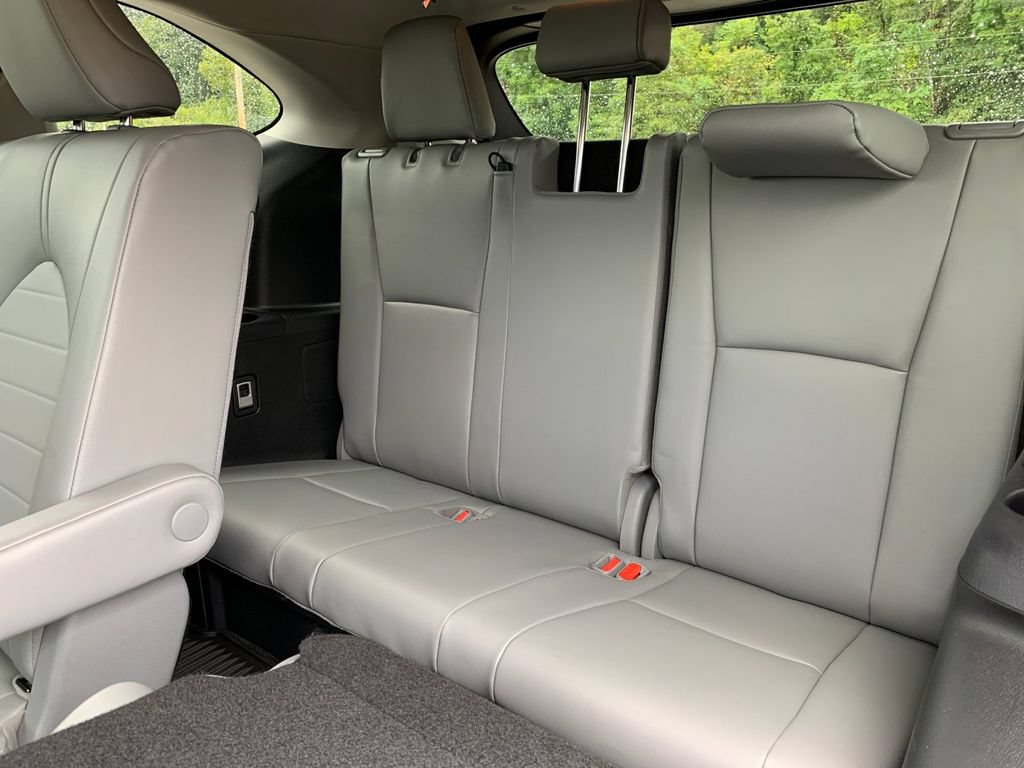 Used 2023 Toyota Highlander XLE FWD image 18