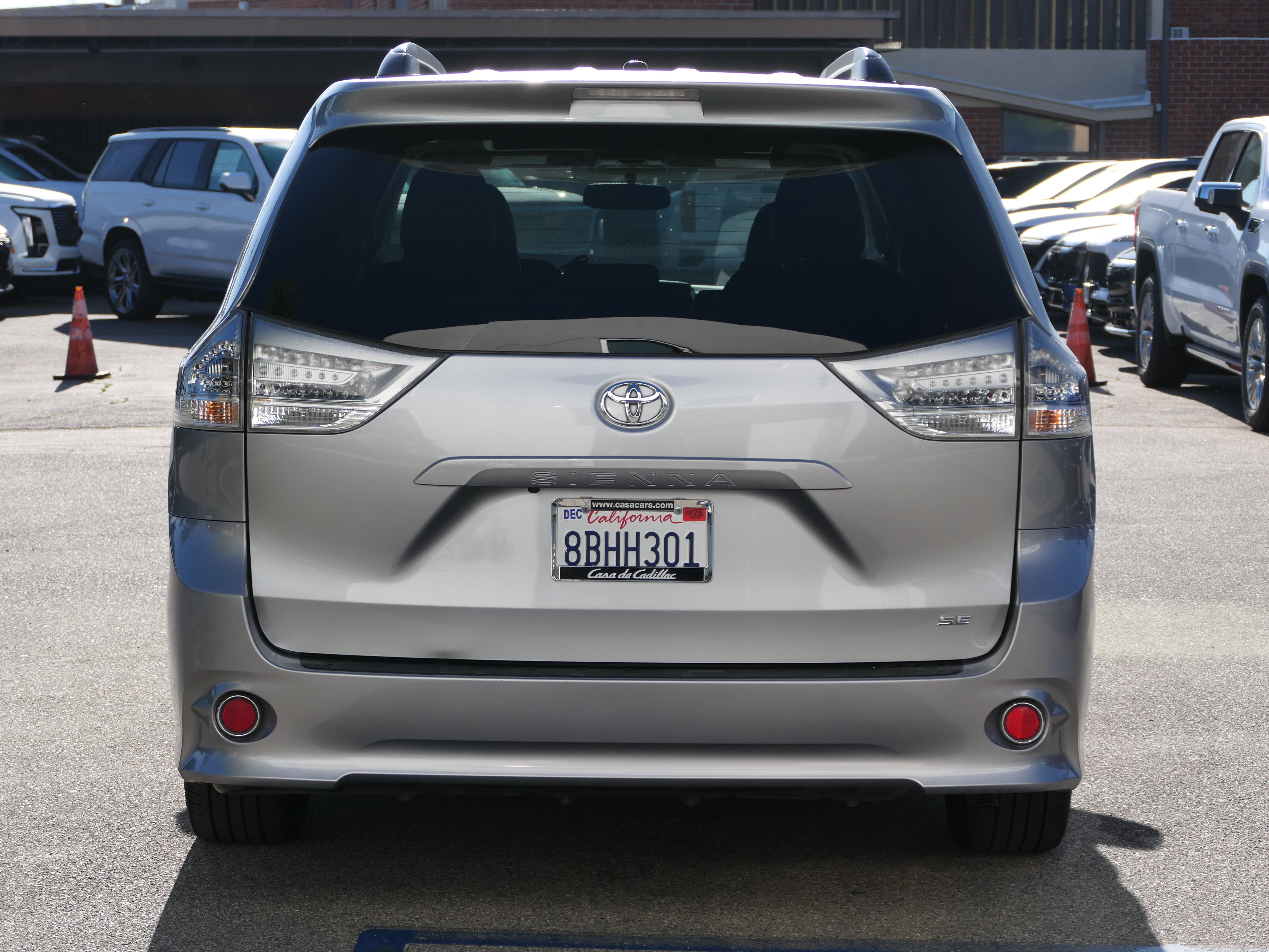 Used 2017 Toyota Sienna SE Premium FWD image 4