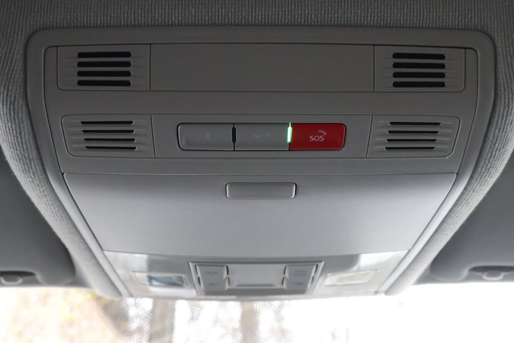 Used 2022 Volkswagen Tiguan S image 36