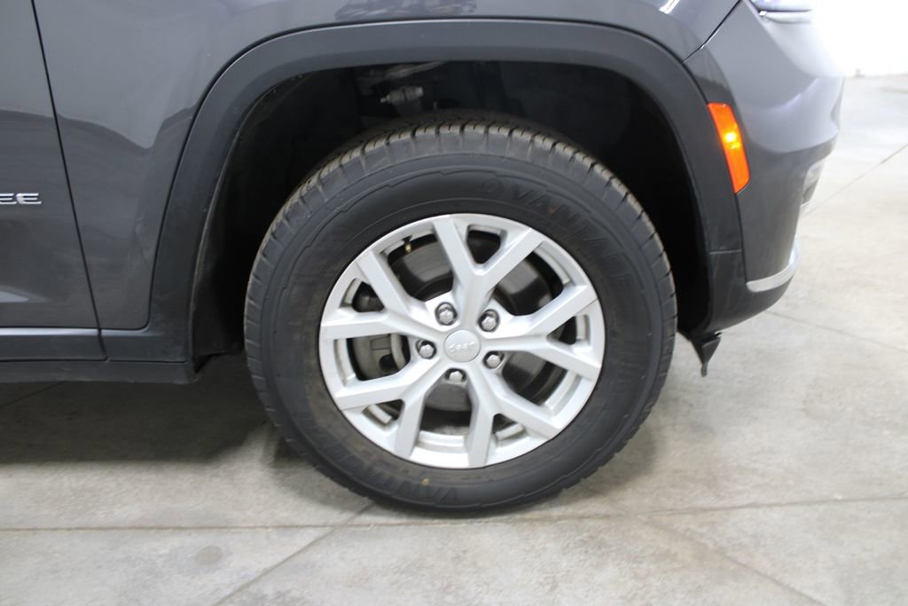 Used 2023 Jeep Grand Cherokee L Limited image 44