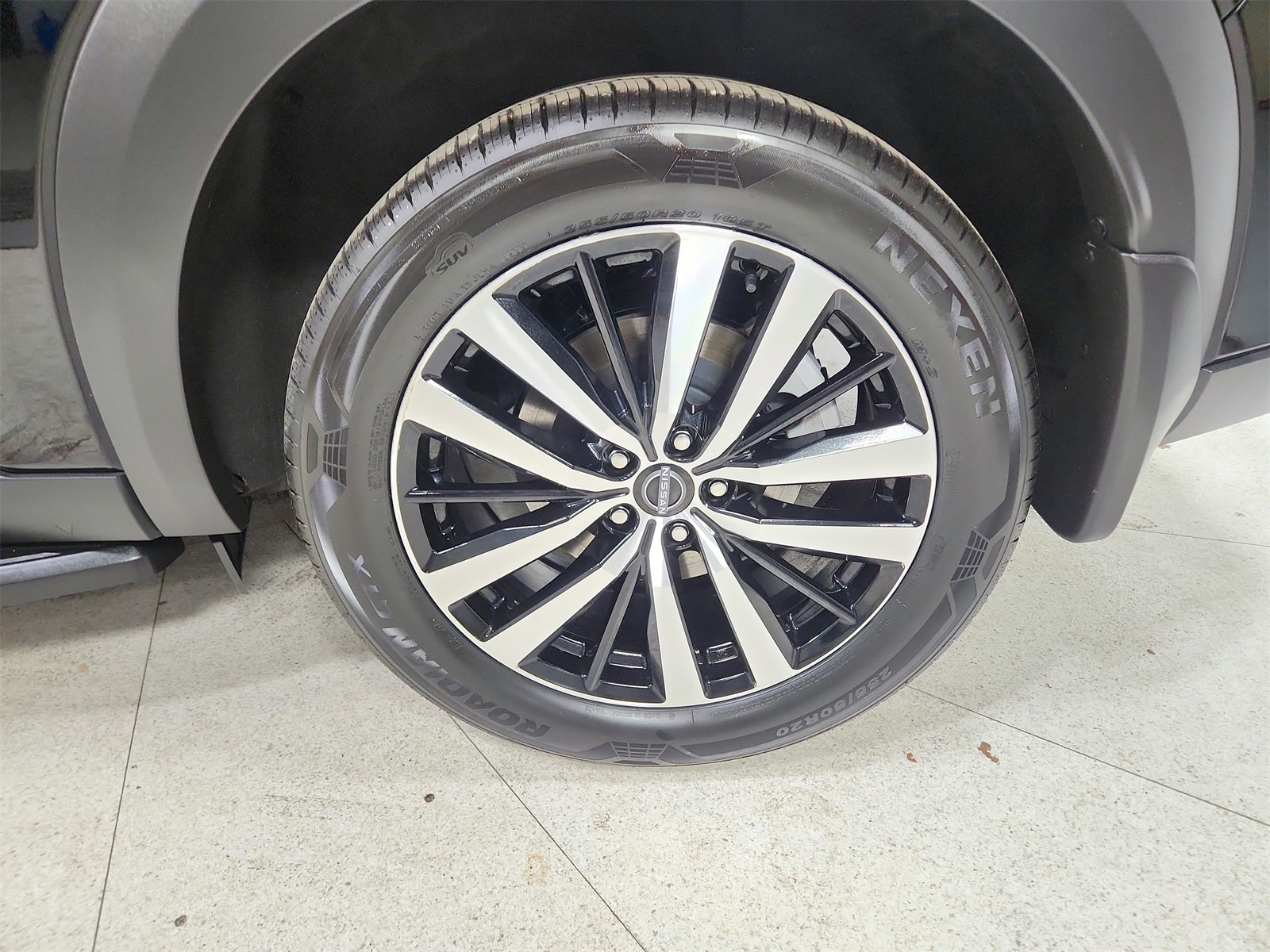 Used 2024 Nissan Pathfinder Platinum w/ Lighting Package (N93) image 51