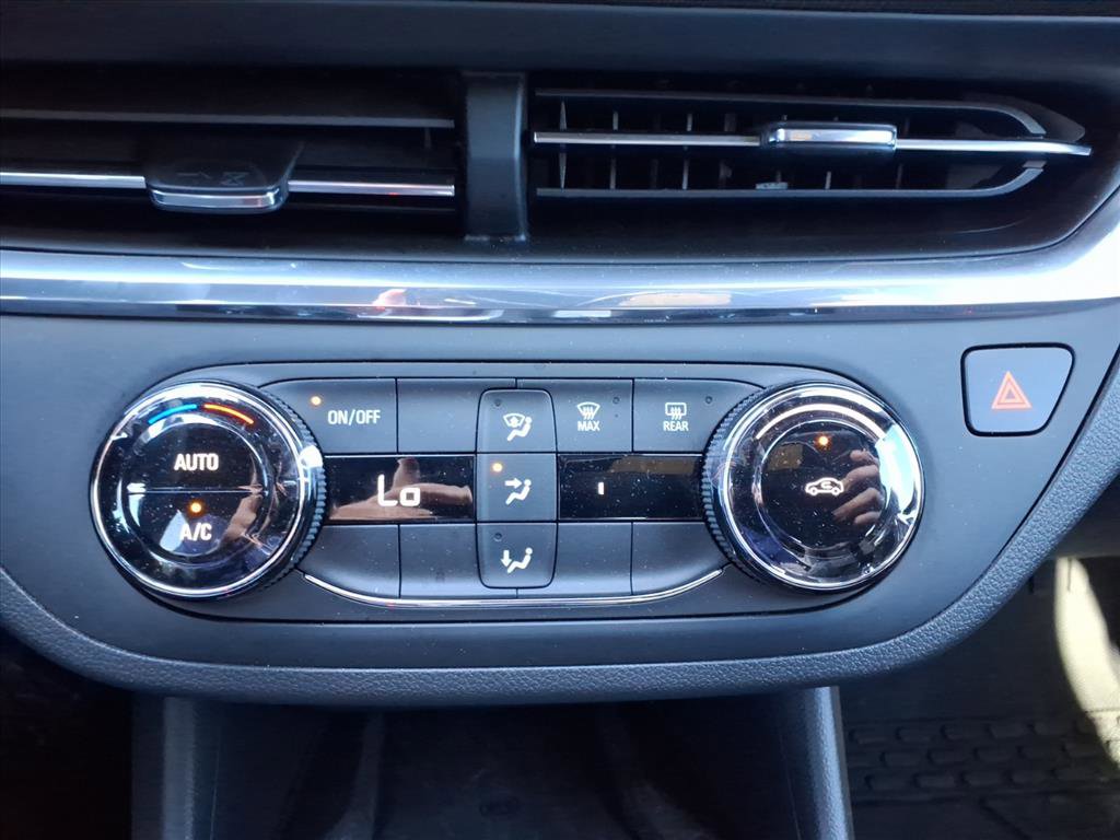 Used 2025 Buick Envista Preferred w/ Convenience II Package image 22