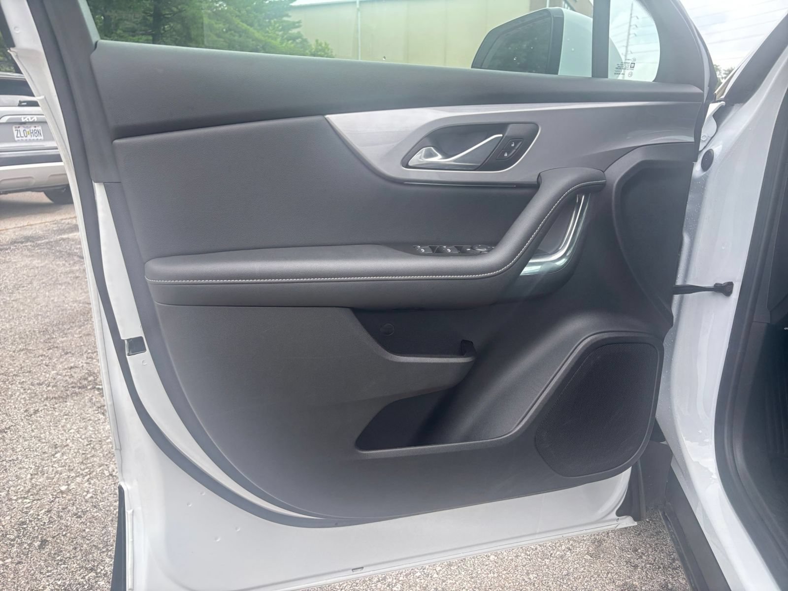 Used 2025 Chevrolet Blazer LT FWD image 18