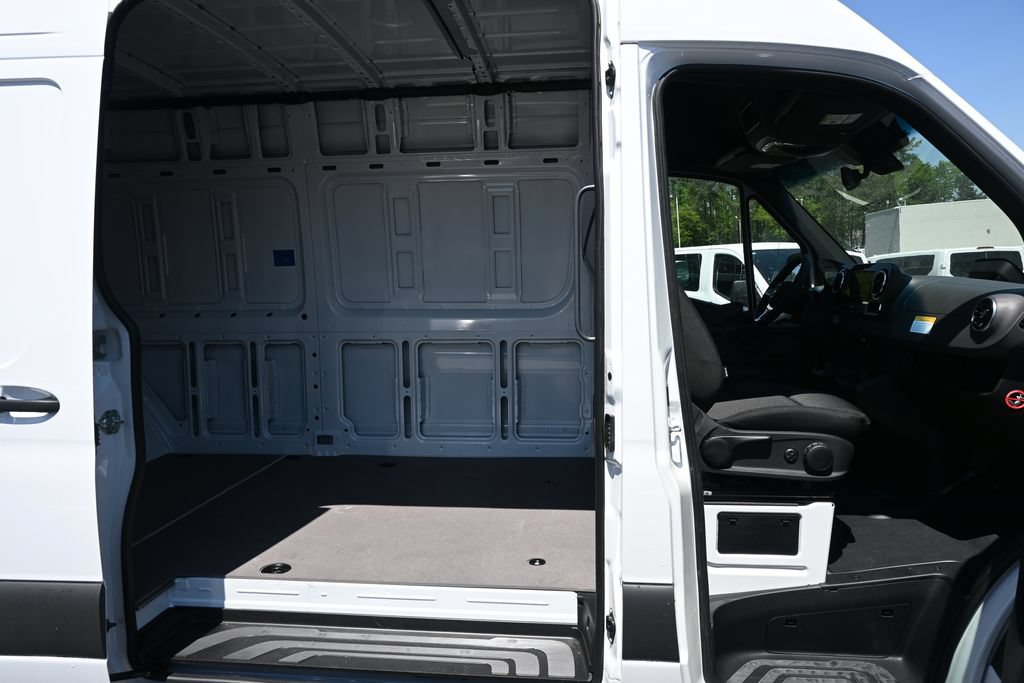 Used 2026 Mercedes-Benz Sprinter 4500 image 21